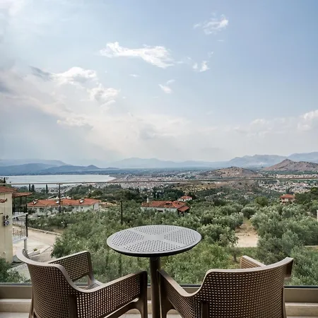 Palelia Living In The Olive Garden