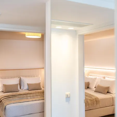 Palelia Living In The Olive Garden