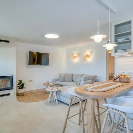 Hotel Palelia Living In The Olive Garden *