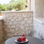 Palelia Living In The Olive Garden Hotell *