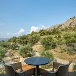 Palelia Living In The Olive Garden Hotell *