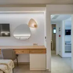 Palelia Living In The Olive Garden Hotell *
