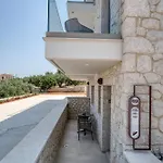 Palelia Living In The Olive Garden Nafplion