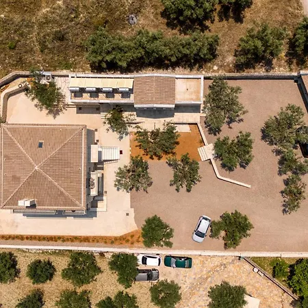 Hotell Palelia Living In The Olive Garden *