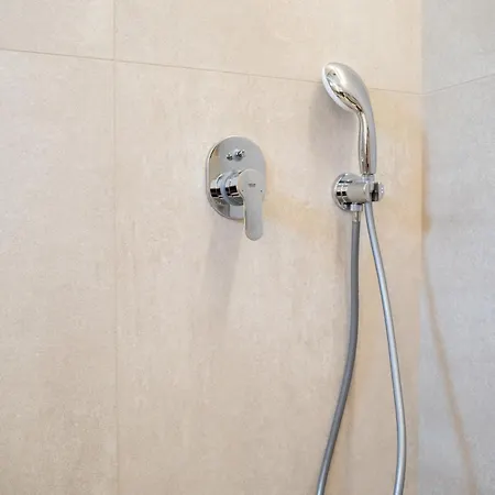 Palelia Living In The Olive Garden