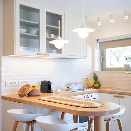 Palelia Living In The Olive Garden Hotel *