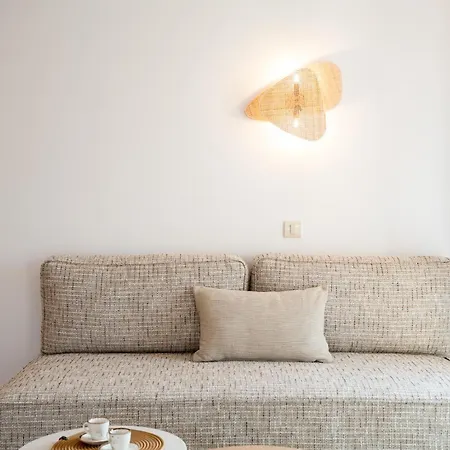 Palelia Living In The Olive Garden