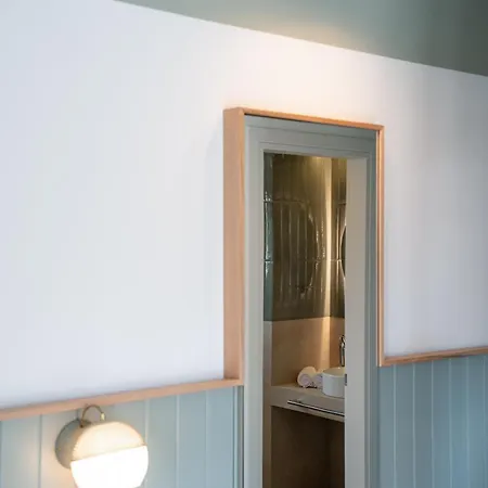 Palelia Living In The Olive Garden