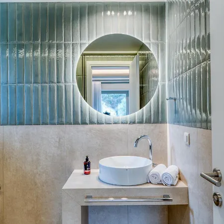 Palelia Living In The Olive Garden *