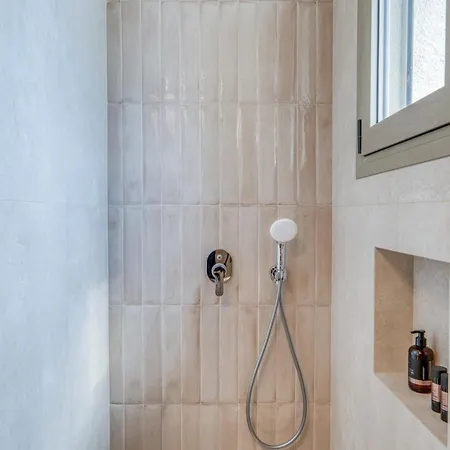 Palelia Living In The Olive Garden