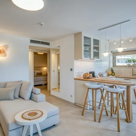 Palelia Living In The Olive Garden * Nauplie