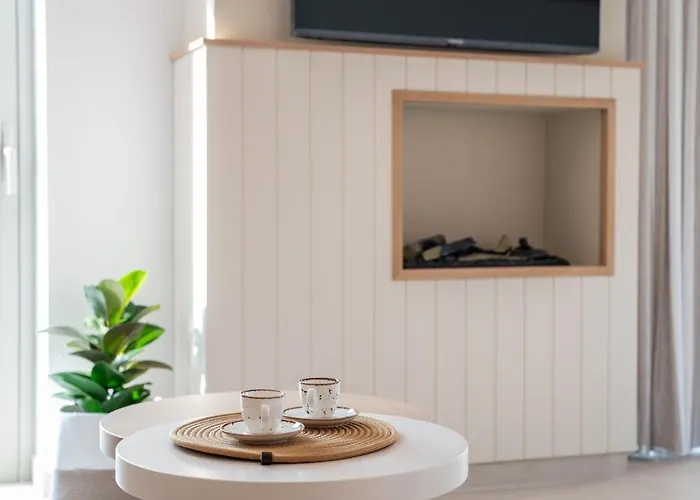 Palelia Living In The Olive Garden *