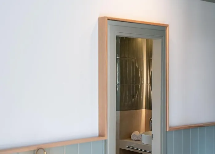 Palelia Living In The Olive Garden