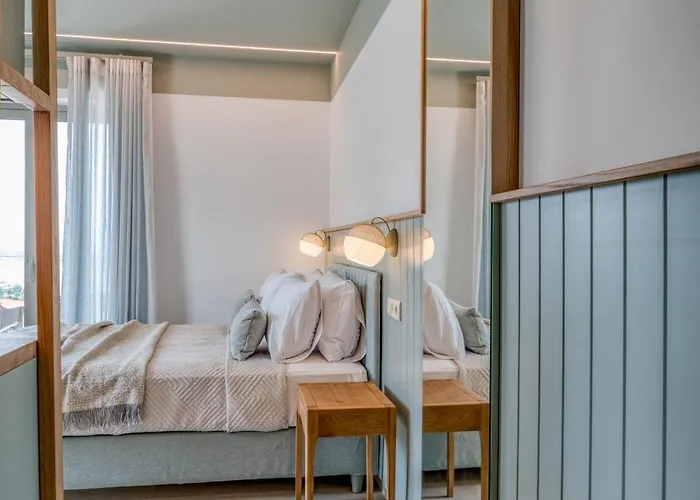 Palelia Living In The Olive Garden *