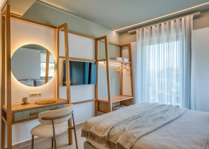 Palelia Living In The Olive Garden