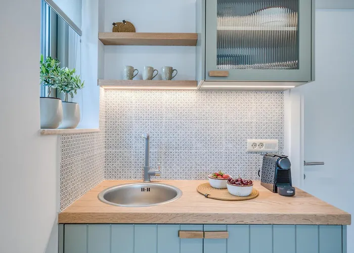 Palelia Living In The Olive Garden