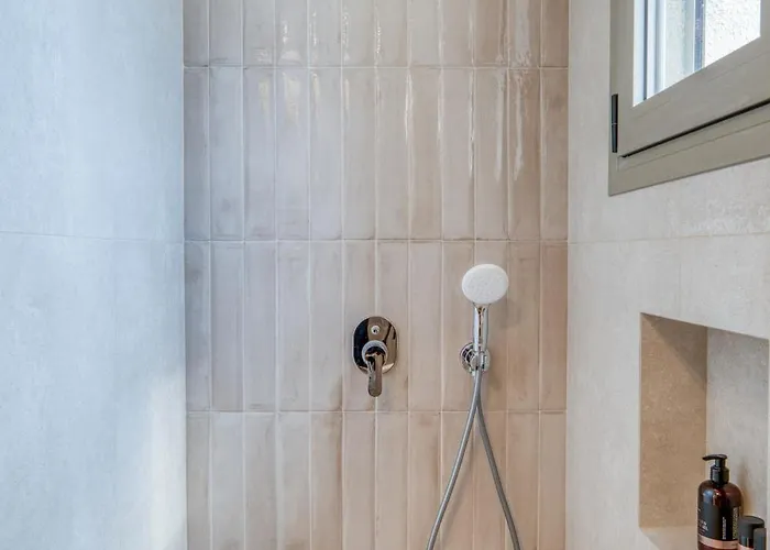 Palelia Living In The Olive Garden