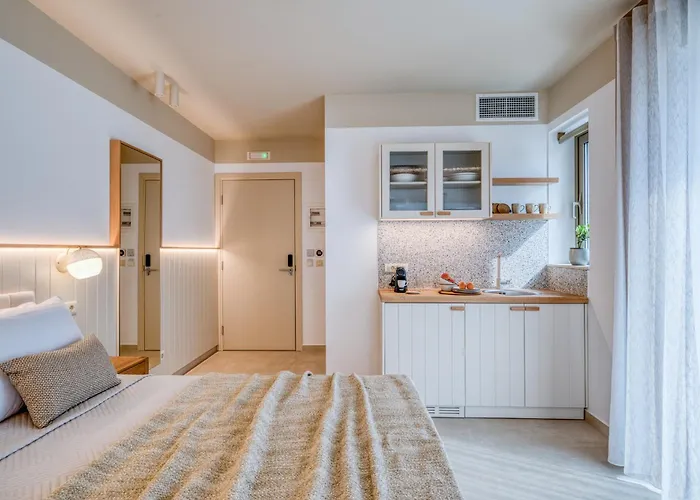 Palelia Living In The Olive Garden *