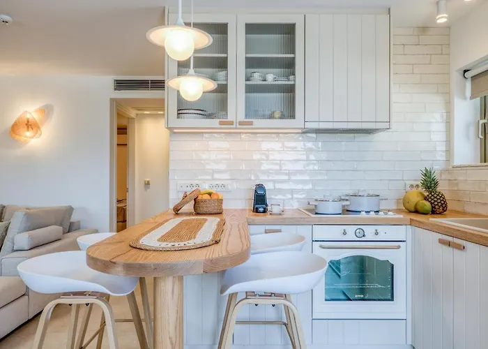 Palelia Living In The Olive Garden 나플리오