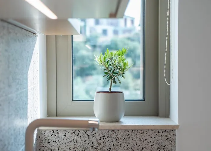 Palelia Living In The Olive Garden 호텔 *