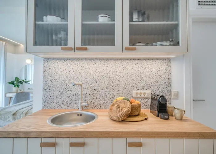 Palelia Living In The Olive Garden 나플리오