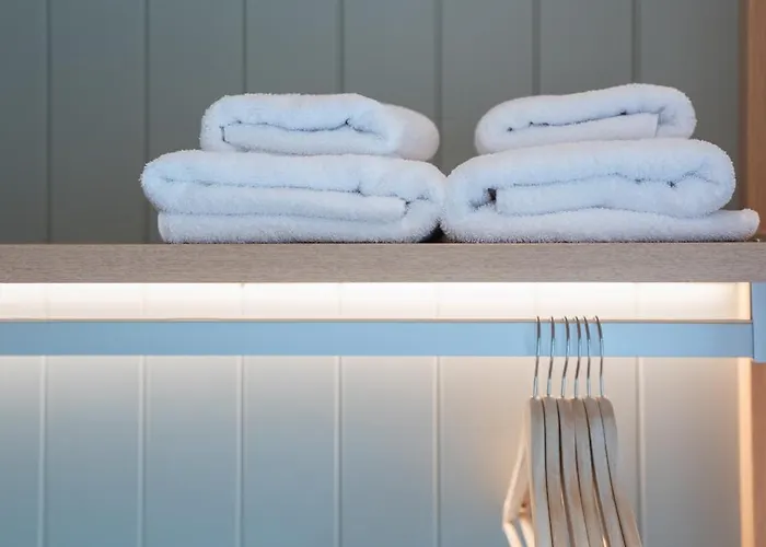 Palelia Living In The Olive Garden 호텔 *