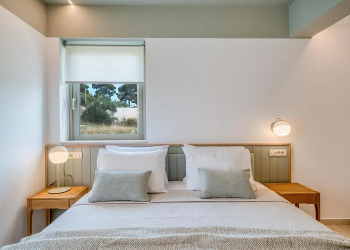 Palelia Living In The Olive Garden *